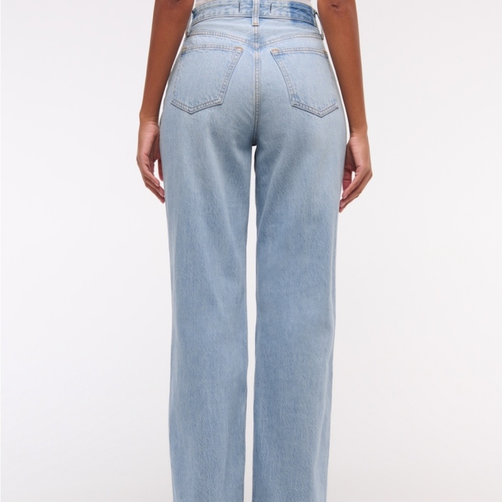 Abercrombie & Fitch Curve Love High Rise Loose Jeans - Picture 4 of 6